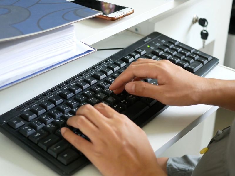 linearni tip tastature pruža ujednačen pritisak tastera, bez otpora