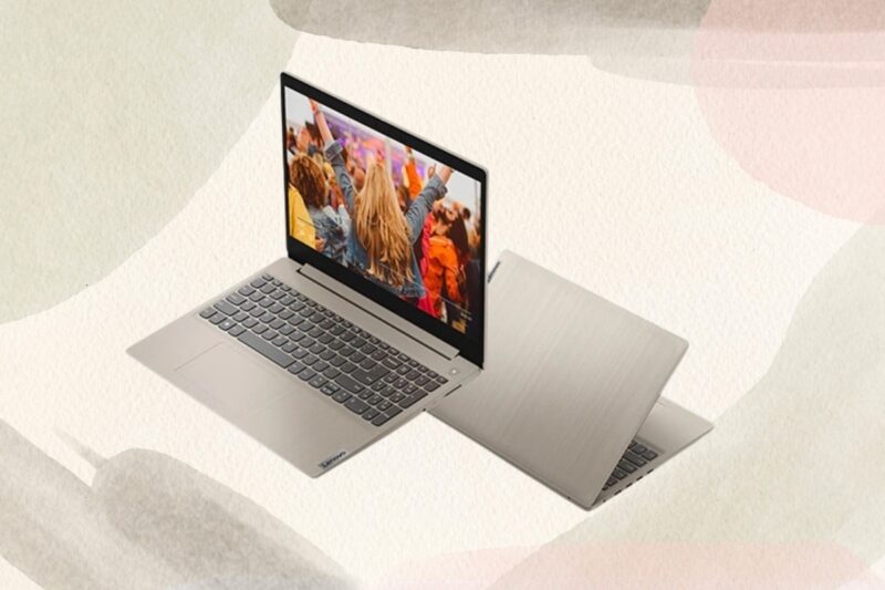 2 Lenovo IdeaPad 3 laptopa na slici