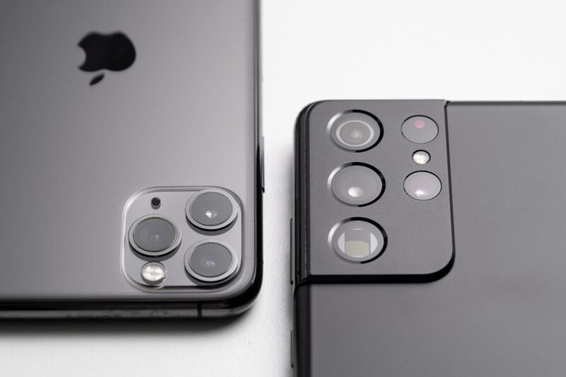 prikaz android i iphone telefona