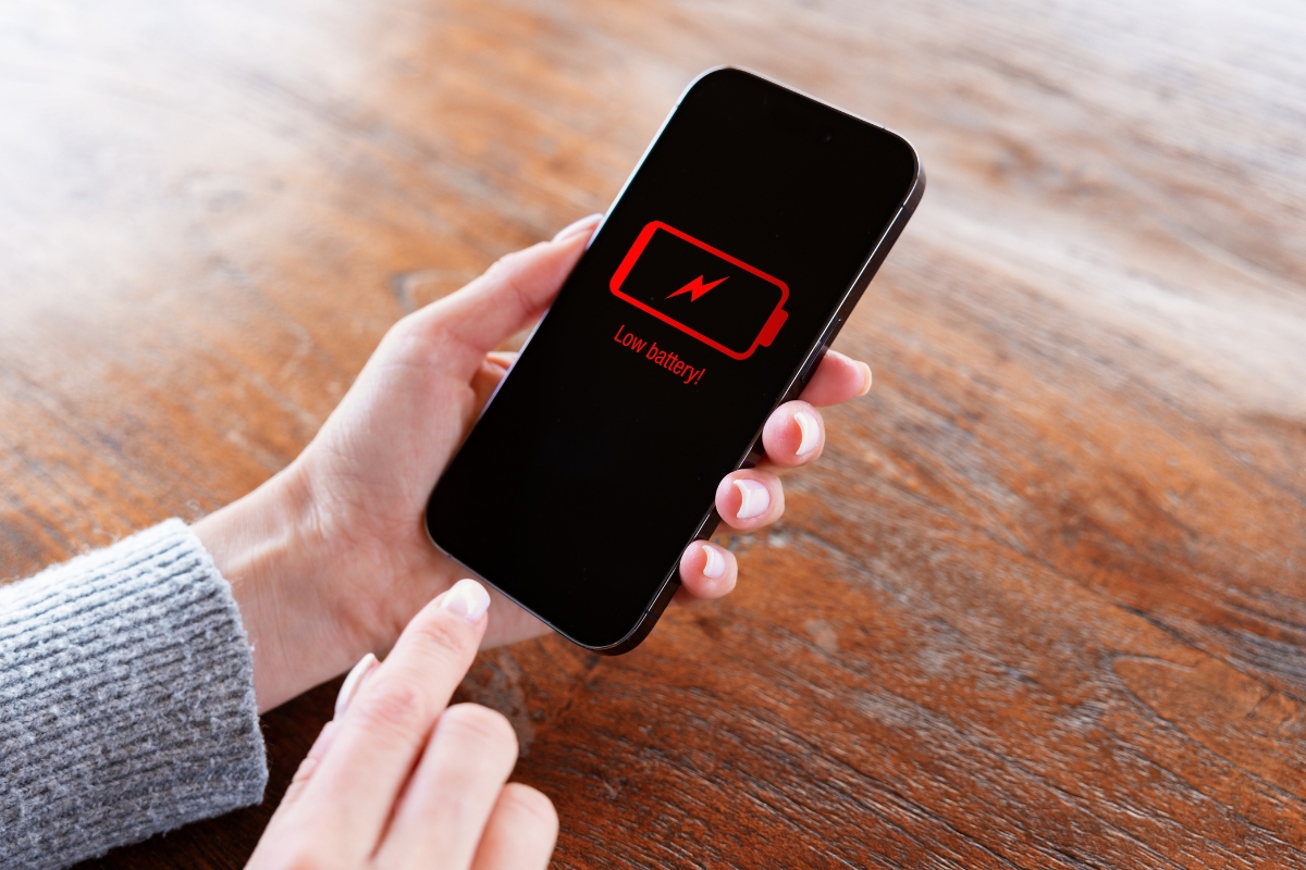 prikaz prazne baterije na telefonu