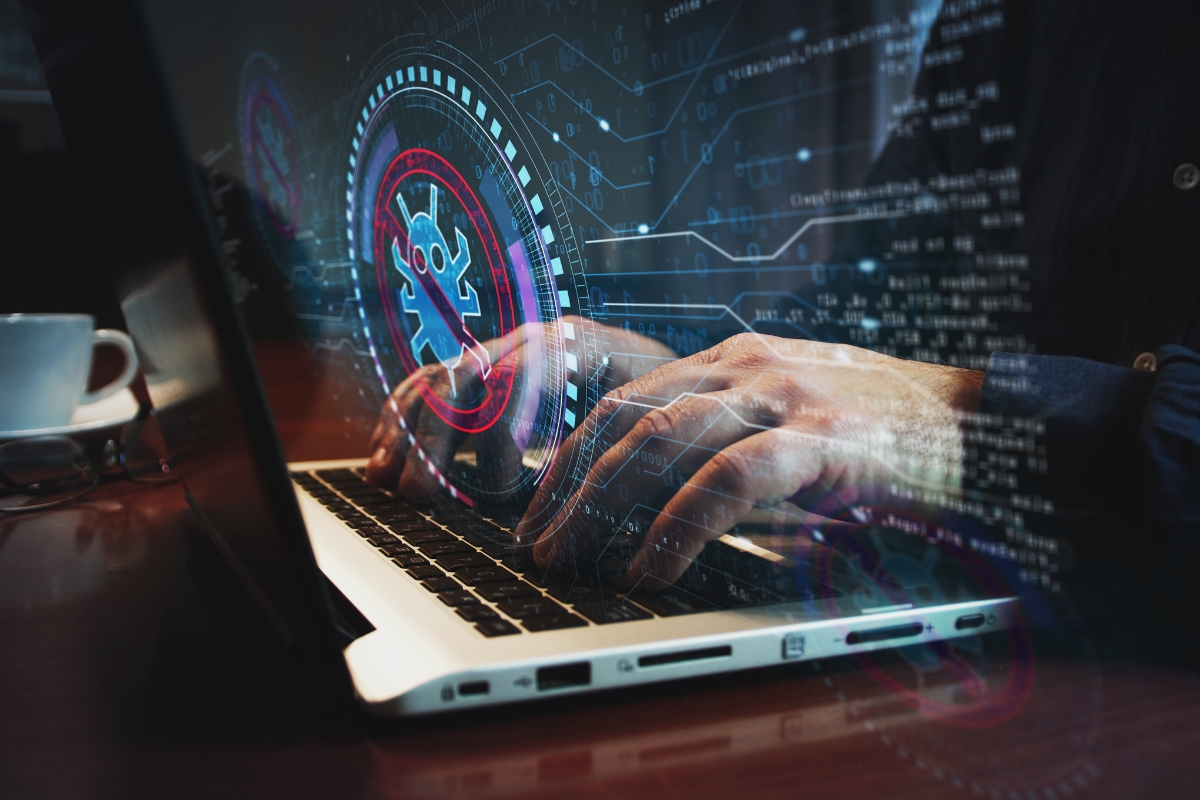 prikaz virusa na laptopu